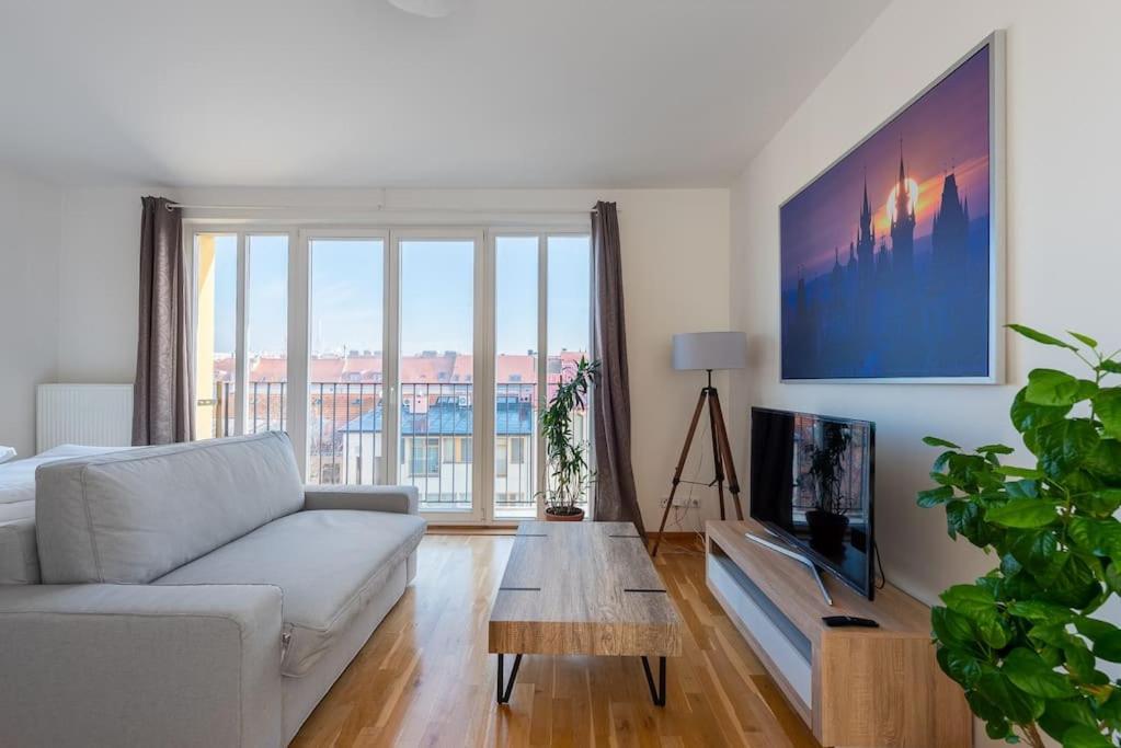 Sunny Safron Apartment Praga Exterior foto